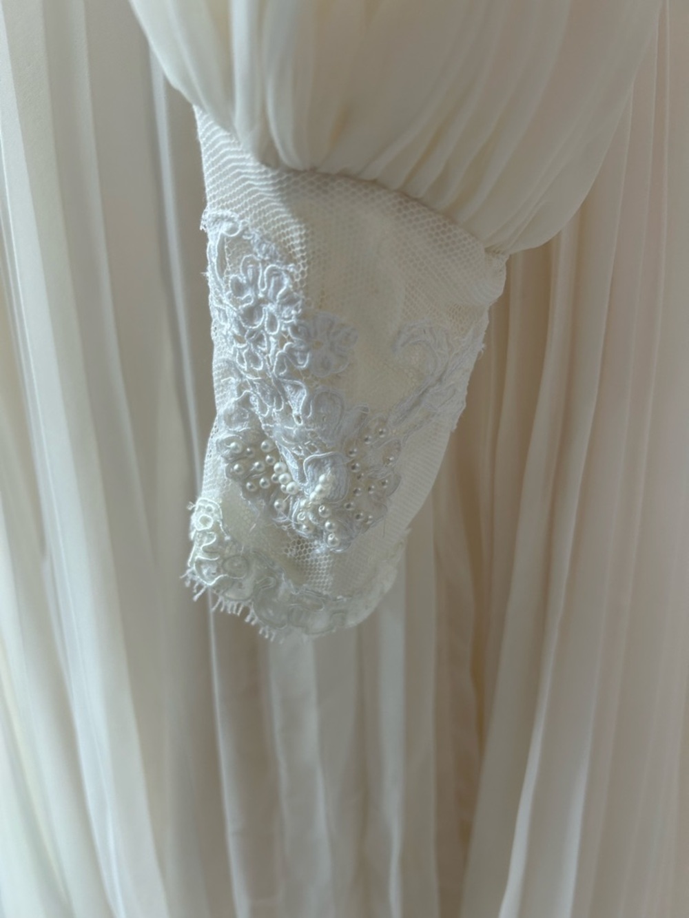 Wedding Dress Vintage Ivory Lace & Pleated Long-Sleeve Dress - Picture 8 of 12